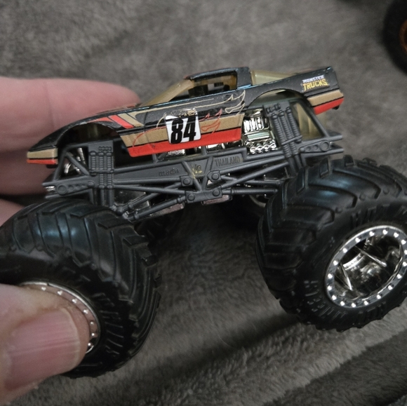 Hot Wheels Monster Trucks Bundle Toys (8) Variety Lot - Picture 3 of 9